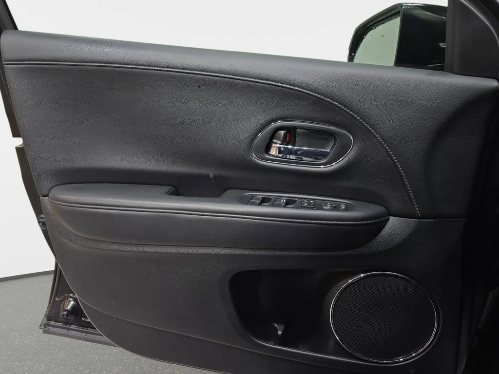 Used 2019 Black Honda Touring image 29