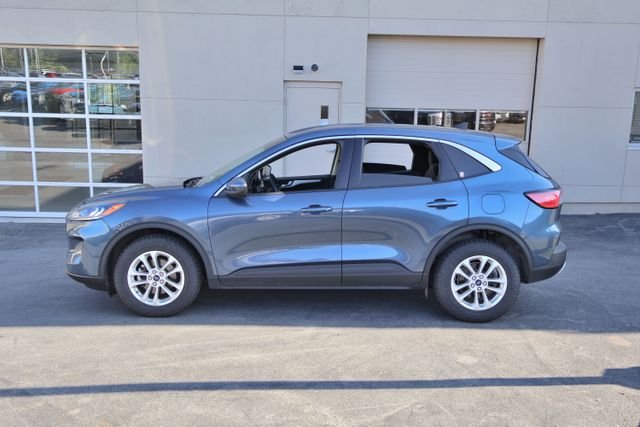 Used 2020 Blue Ford SE image 3