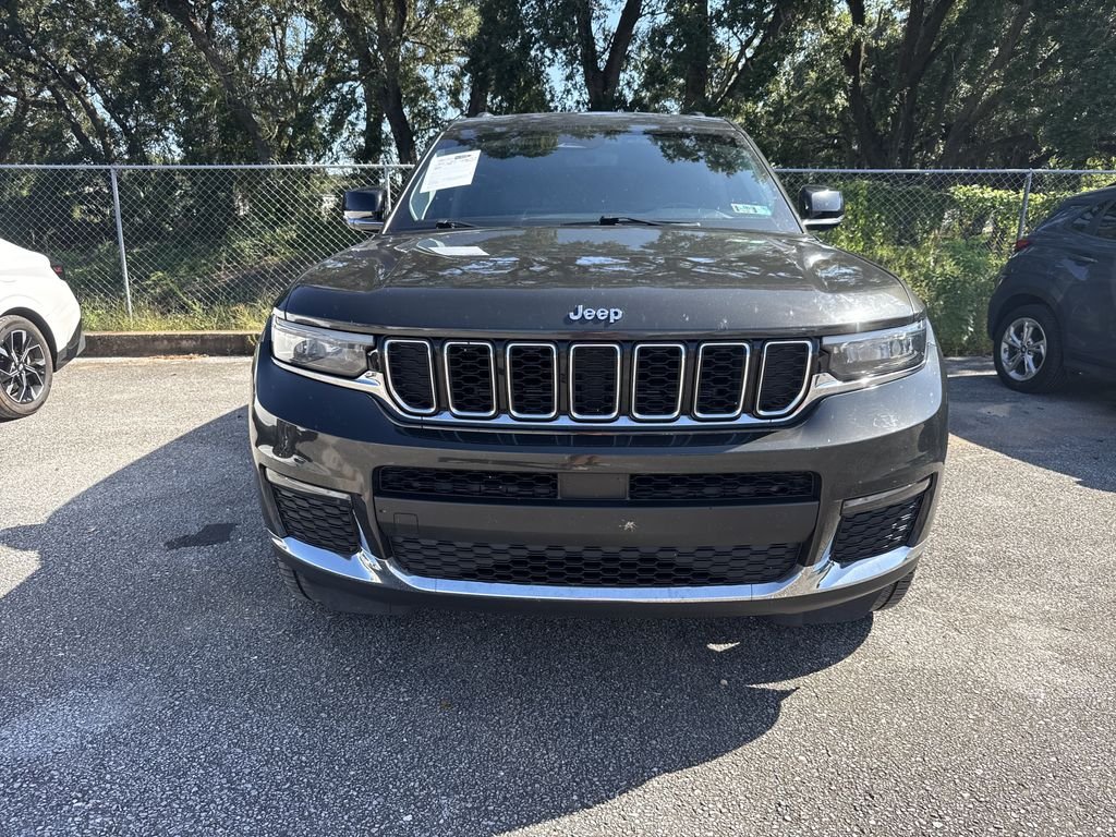 Used 2022 Rocky Mountain Pearlcoat Jeep Limited image 2