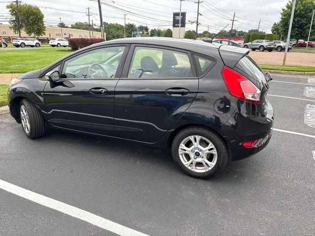 Used 2015 Black Ford SE image 3