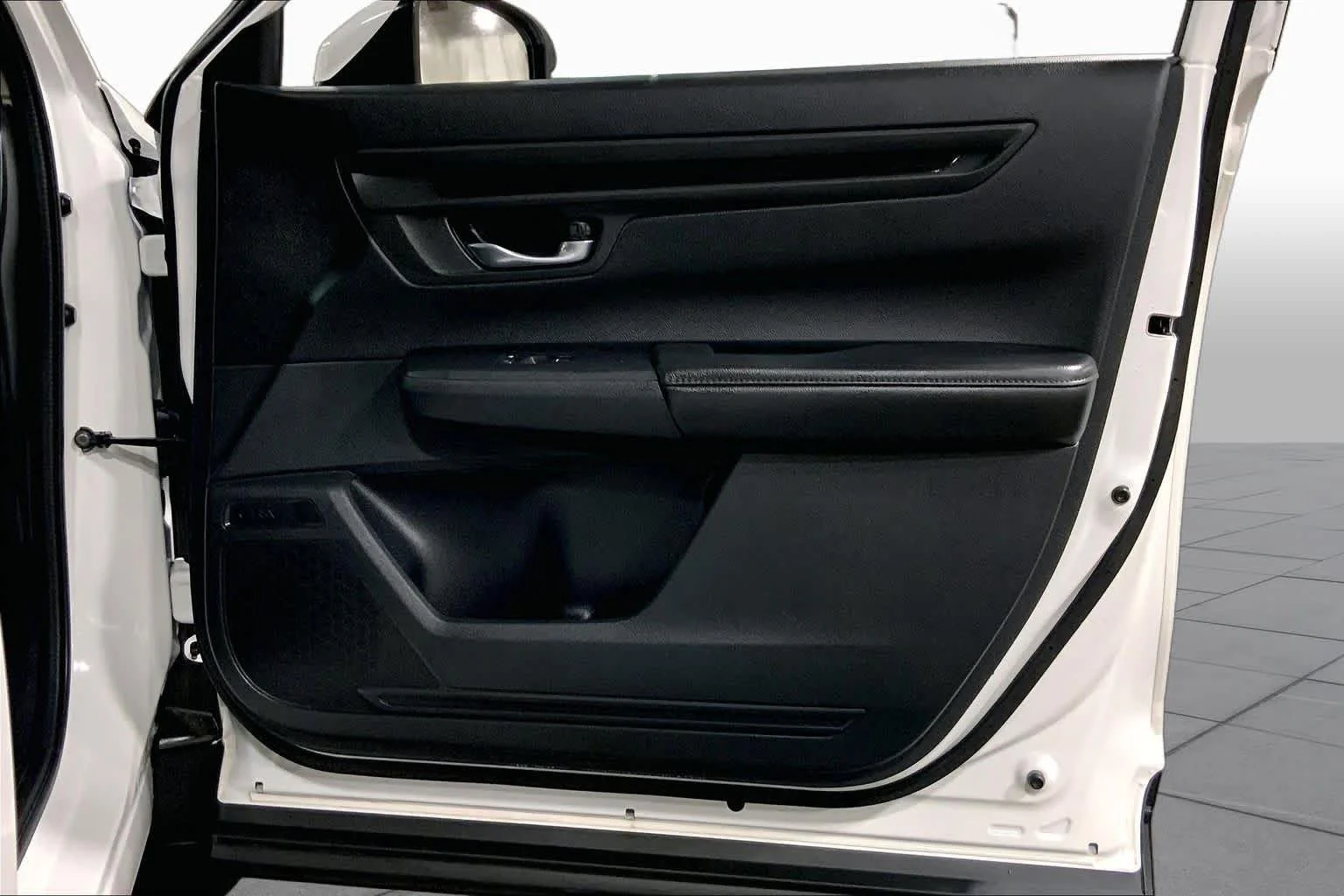 Used 2025 Platinum White Pearl Honda EX image 23