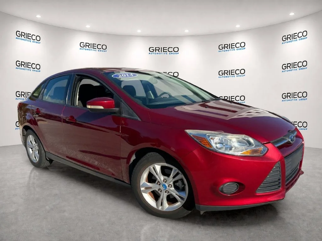 Used 2013 Red Ford SE image 1