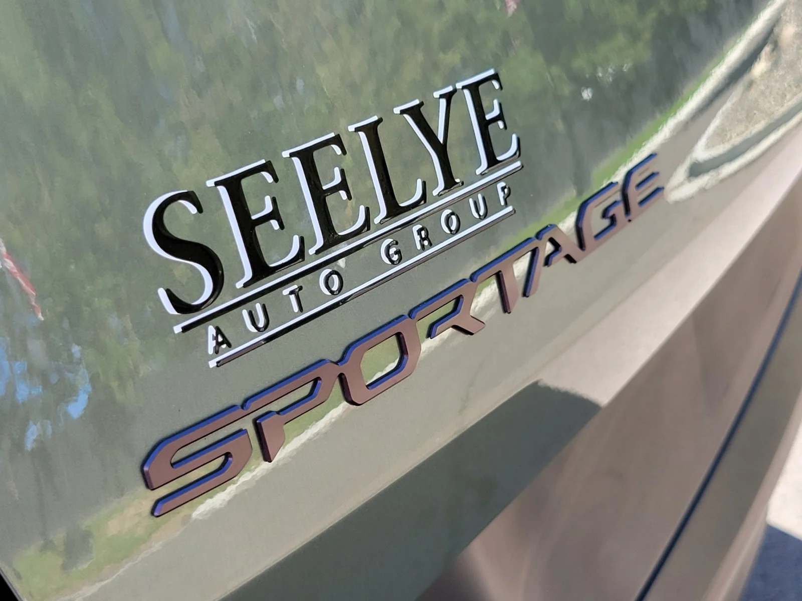 Certified Used 2025 Green Kia X-Line image 33