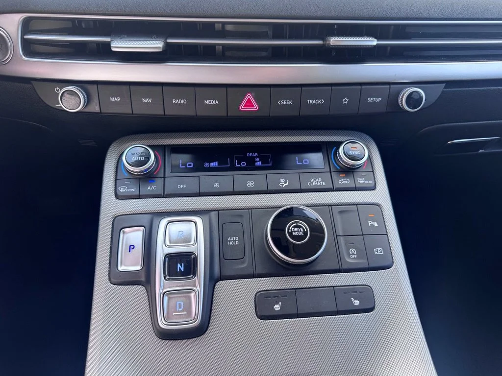 Used 2025 Gray Hyundai SEL image 17