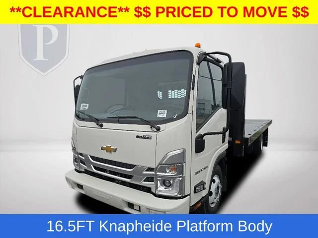 New 2025 Arc White Chevrolet  image 13