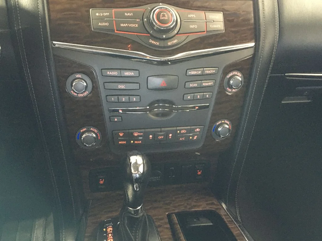 Used 2020 Silver Nissan SL image 20