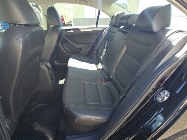 Used 2015 Black Volkswagen 1.8T SE image 11