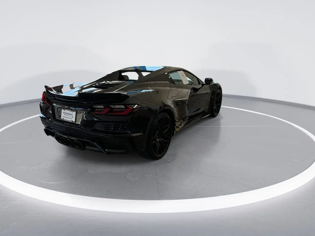 Used 2025 Black Chevrolet Z06 image 6