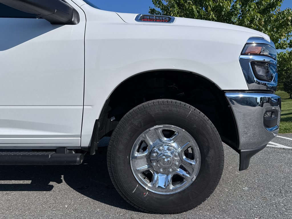 New 2026 Bright White Clear-Coat Exterior Paint RAM Tradesman image 27