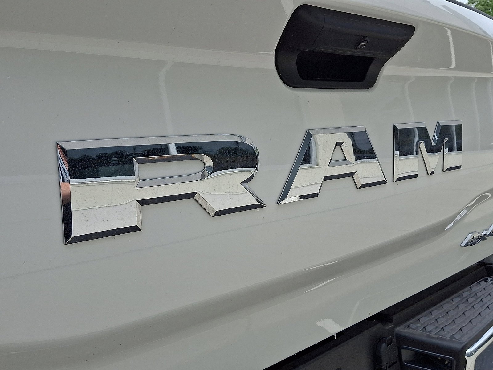 New 2026 Bright White Clear-Coat Exterior Paint RAM Tradesman image 4