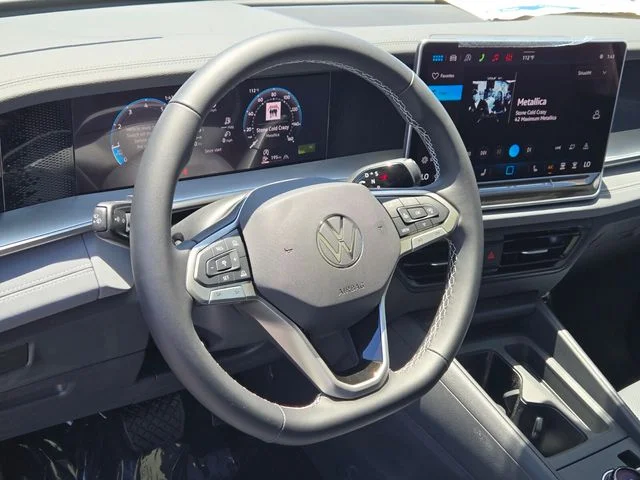 New 2026 Silver Volkswagen 2.0T SE image 11