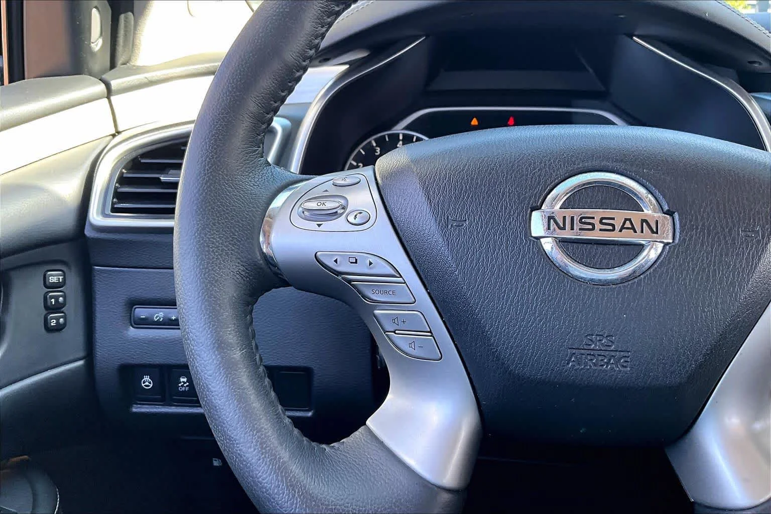 Used 2018 Magnetic Black Metallic Nissan Platinum image 20