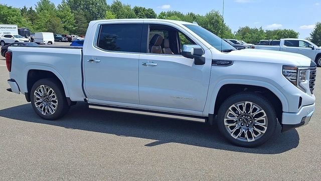 New 2026 Glacier White Tricoat GMC Denali Ultimate image 3