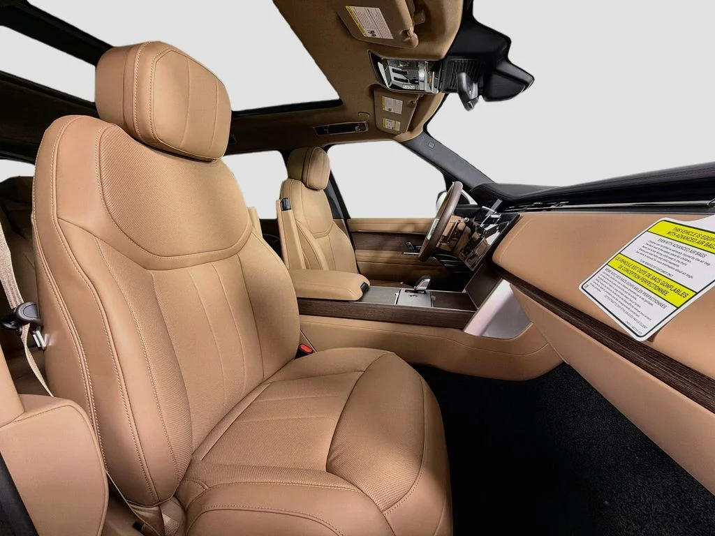 New 2026 Fuji White Land Rover SE image 30