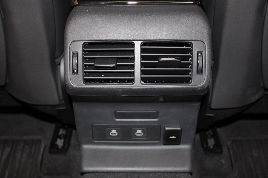 Used 2025 White Land Rover S image 38