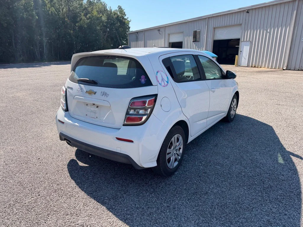 Used 2017 White Chevrolet LT image 8