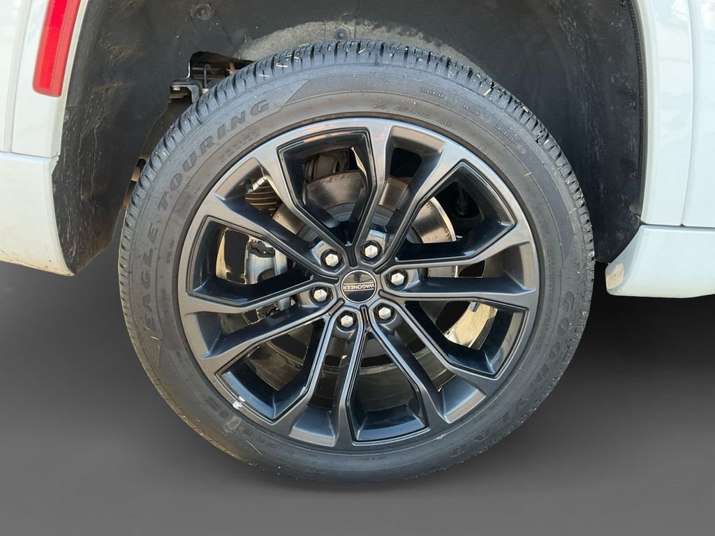 Used 2022 White Jeep Series II image 11