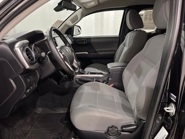 Used 2022 Black Toyota SR5 image 5