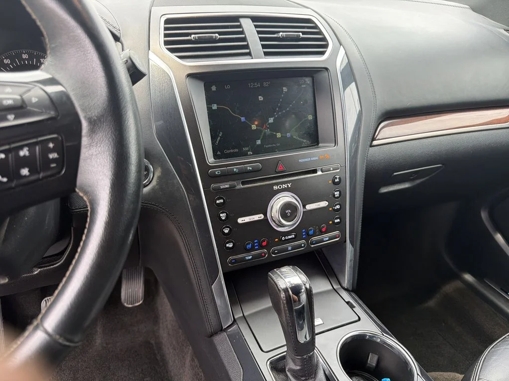 Used 2018 Red Ford Platinum image 28