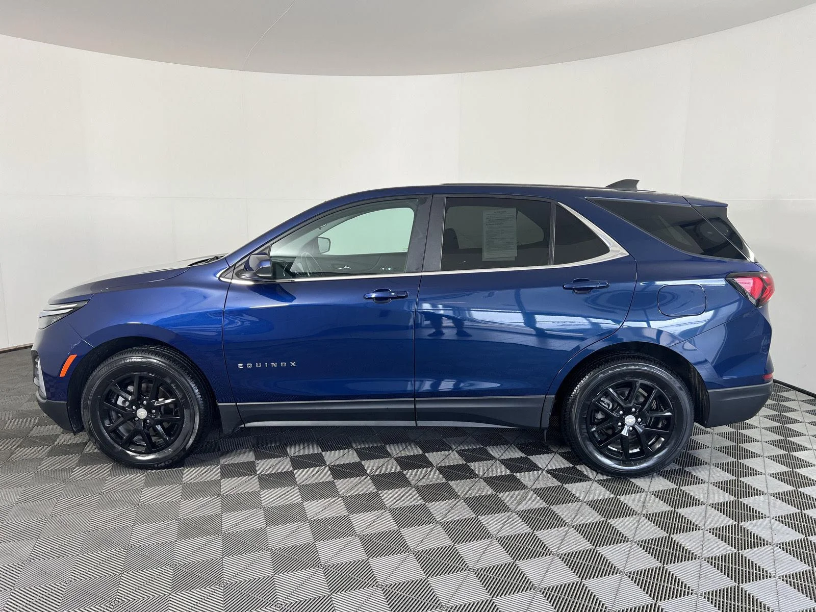 Used 2022 BLUE GLOW METALLIC Chevrolet LT image 24