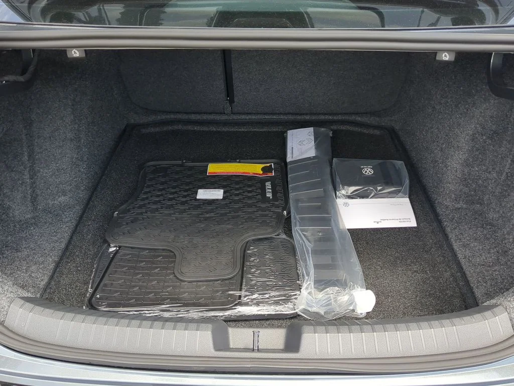 New 2026 Gray Volkswagen 1.5T SE image 9
