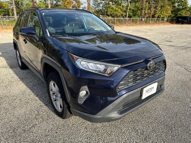Used 2019  Toyota XLE image 3