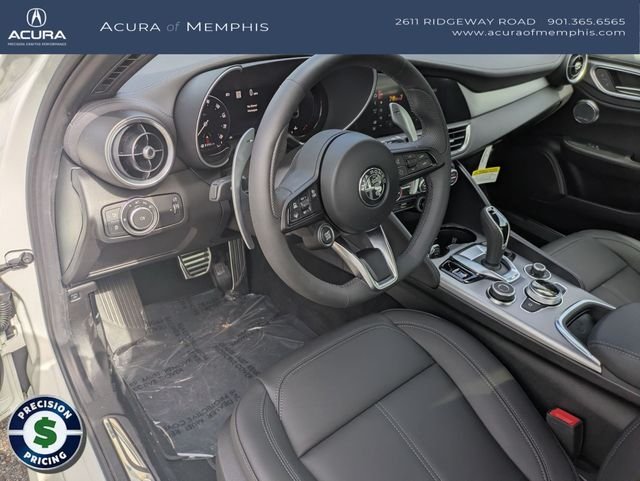 2025 Alfa Romeo Giulia Base - Photo 12