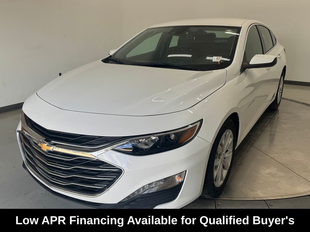 Used 2024 Summit White Chevrolet LT image 3