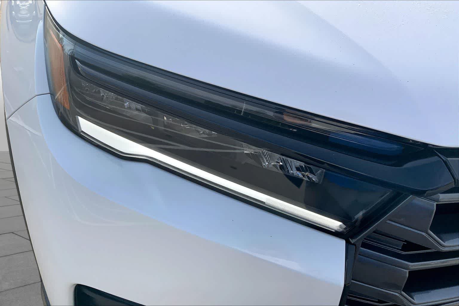 New 2026 Platinum White Pearl Honda AWD TrailSport image 13