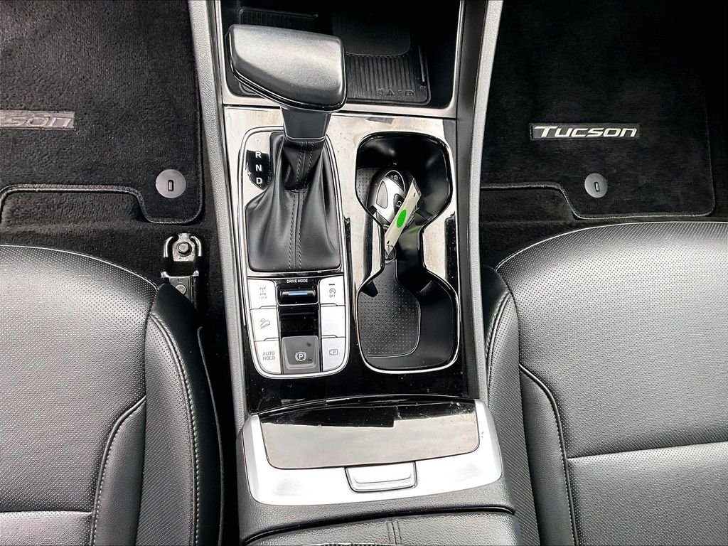 Used 2025 Black Hyundai SEL Convenience image 20