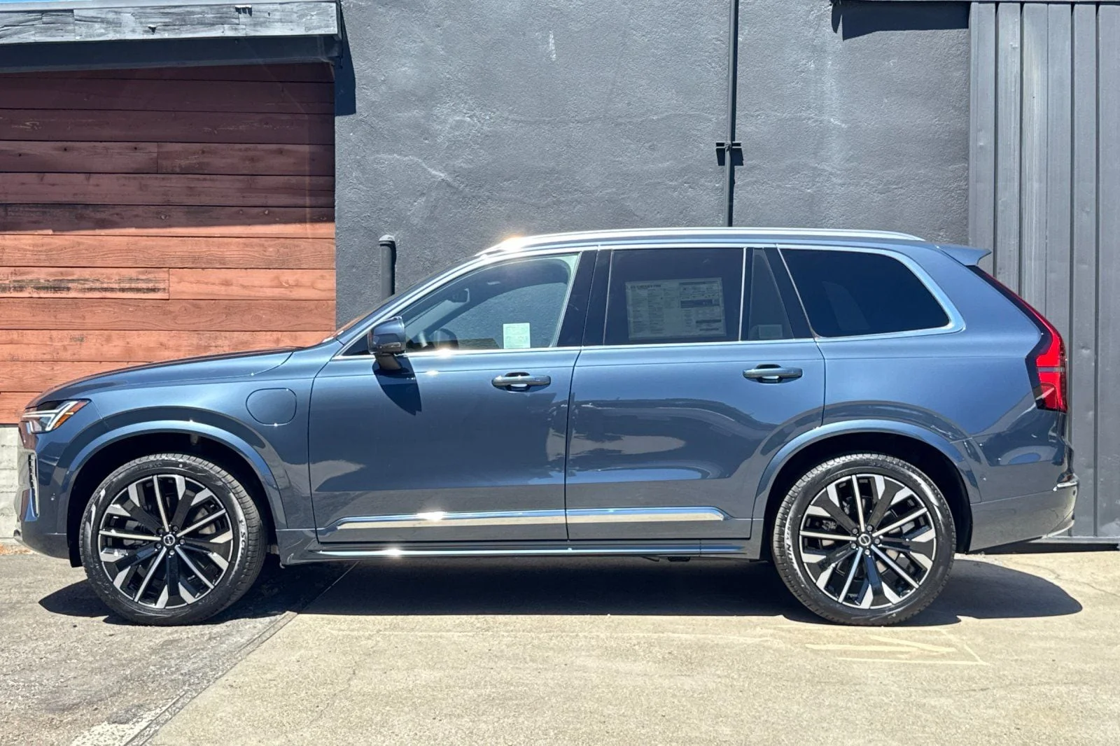 New 2026 Denim Blue Volvo T8 Plus 7-Seater image 5