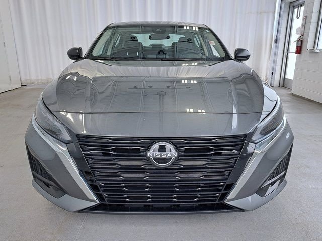 Used 2025 Gray Nissan 2.5 SV image 3
