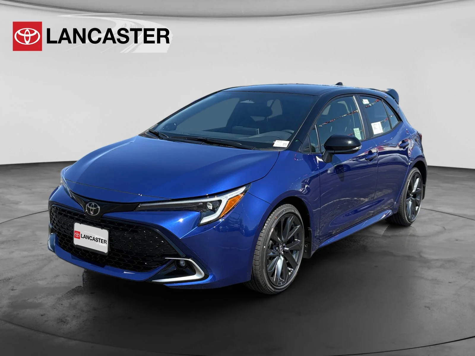 New 2026 Blue Crush Metallic with Midnight Black Metallic roof <sup>1</sup> Toyota  XSE image 3