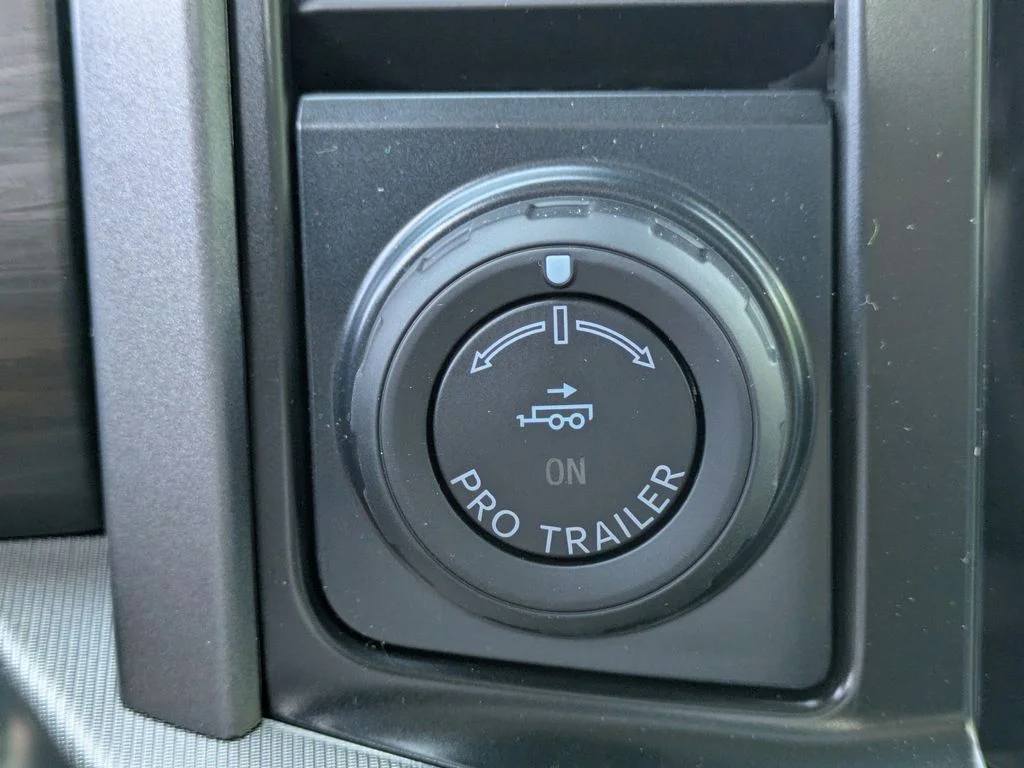 New 2026 Carbonized Gray Metallic Ford Lariat image 26