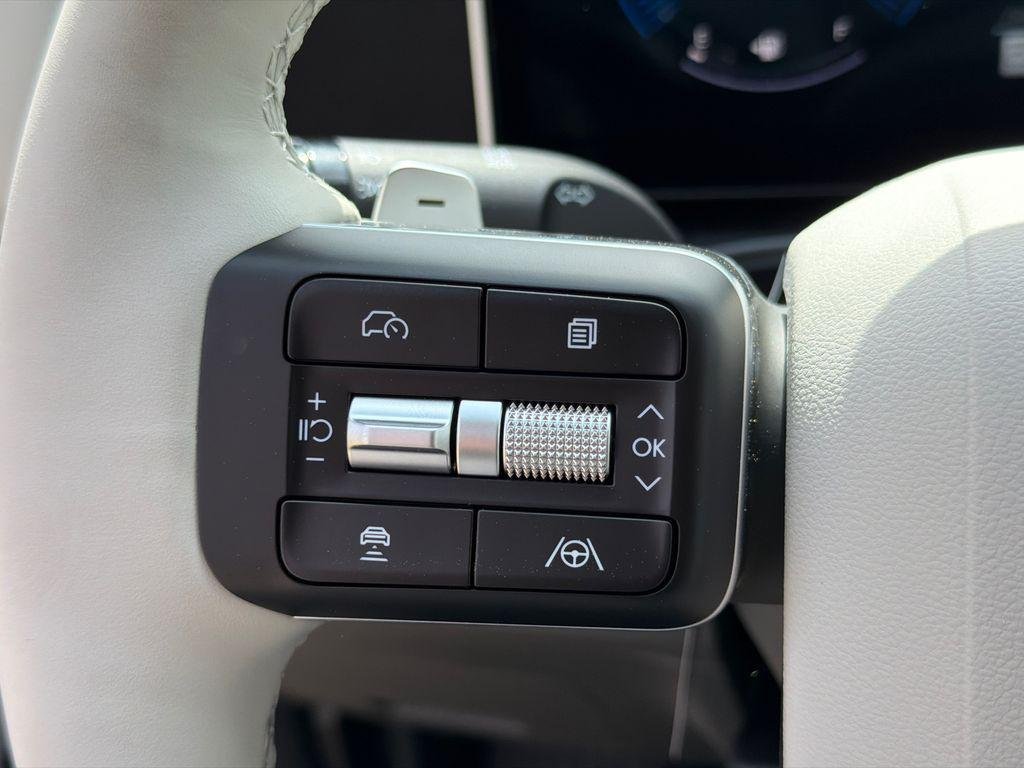 New 2026 White Hyundai SE FWD image 25