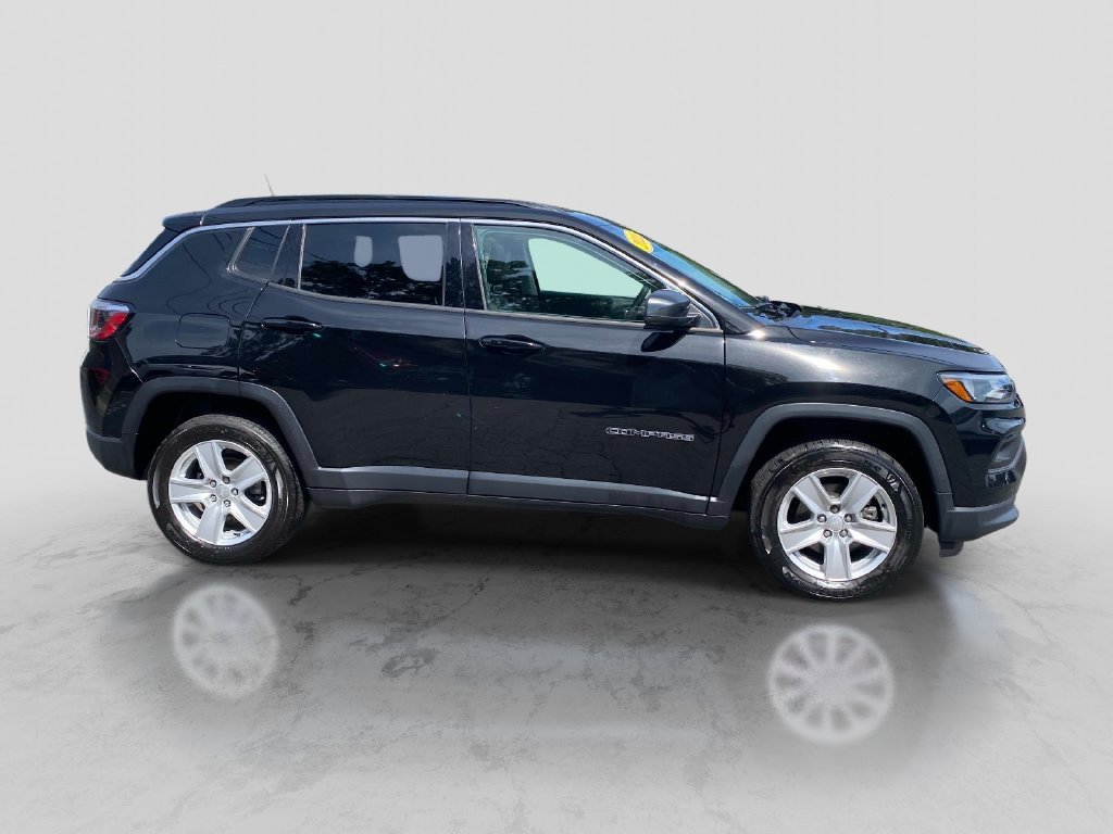 Used 2022 Black Jeep Latitude image 8