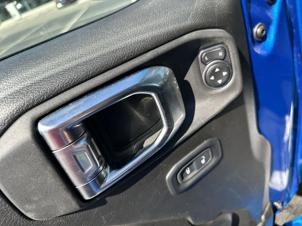 Used 2025 Blue Jeep Willys image 19