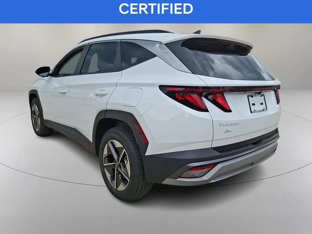 Used 2025 White Hyundai SEL image 7