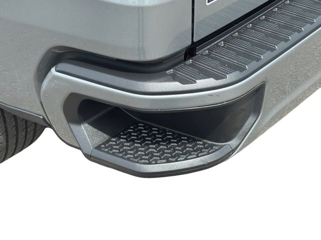 Used 2023 Gray Chevrolet Custom image 10
