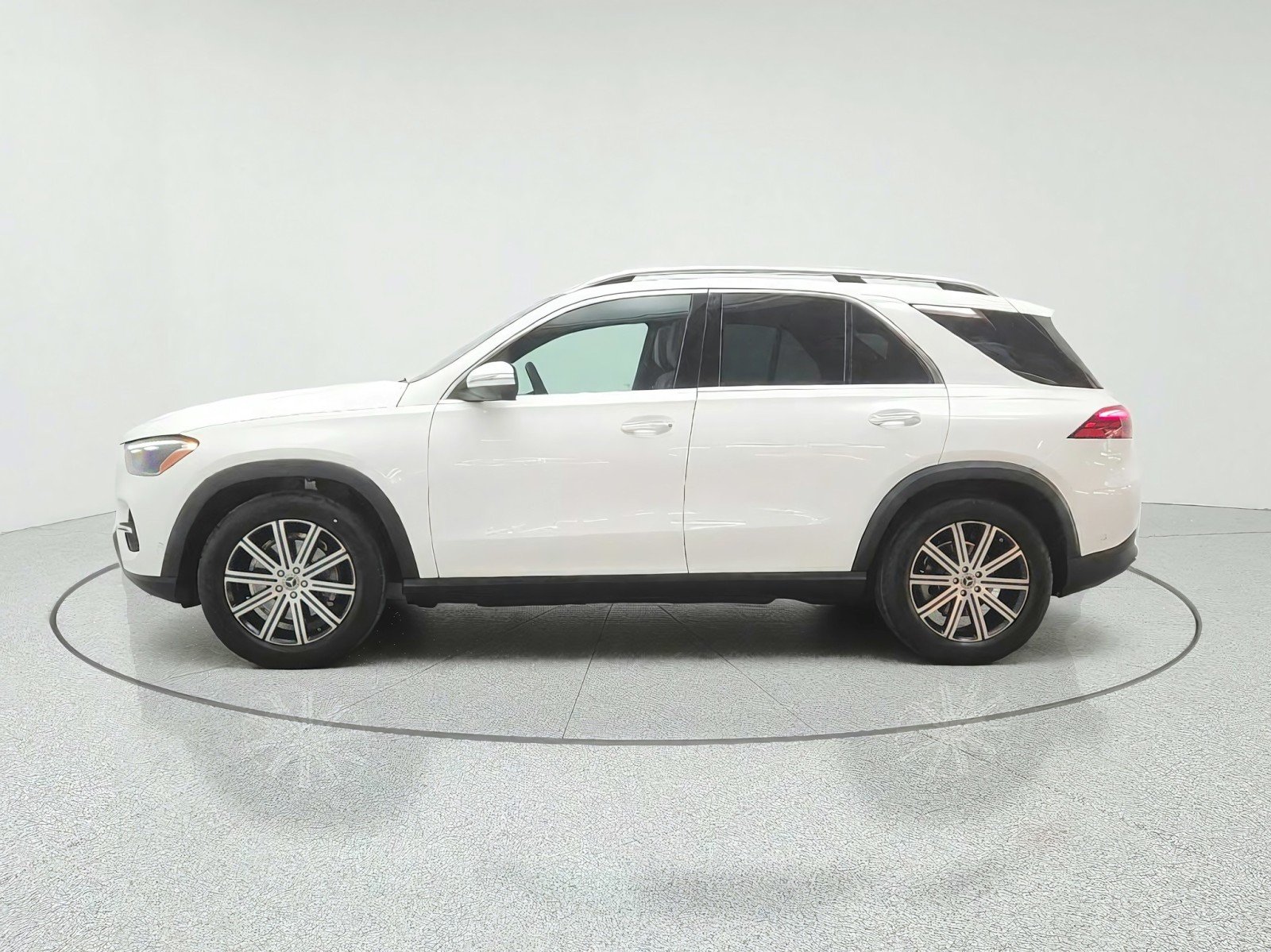 Certified Used 2024 Polar White Mercedes-Benz GLE 350 4MATIC® SUV image 8