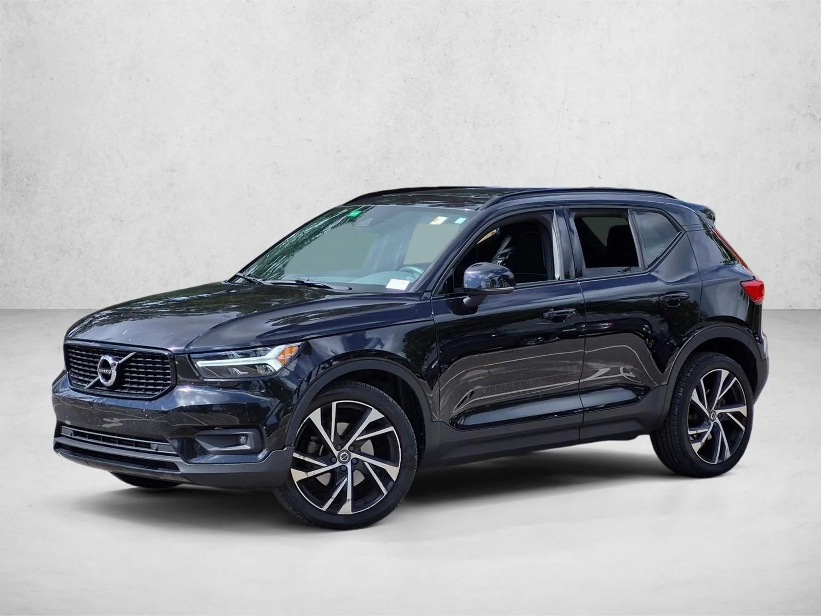 Used 2020 Gray Volvo R-Design image 1