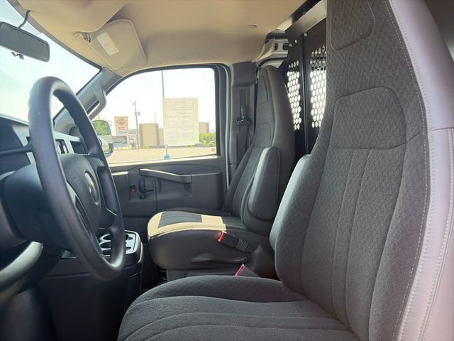 Used 2024 White Chevrolet Work Van image 16