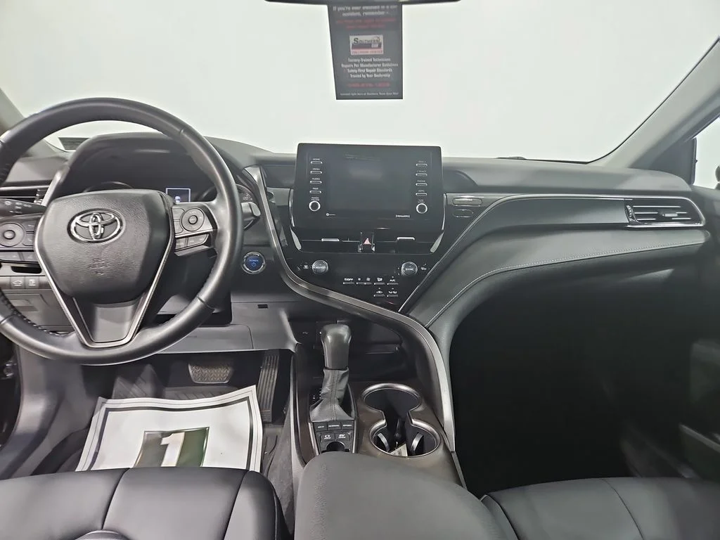2022 Toyota Camry SE - Photo 18