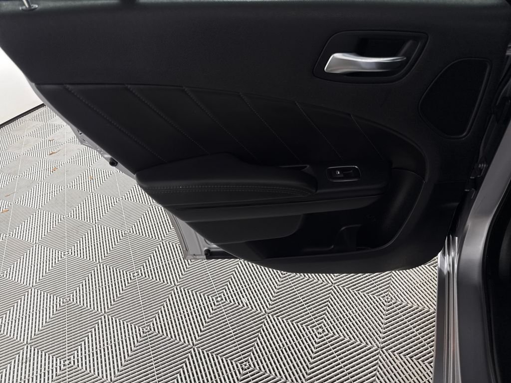 2016 Dodge Charger SXT - Photo 11