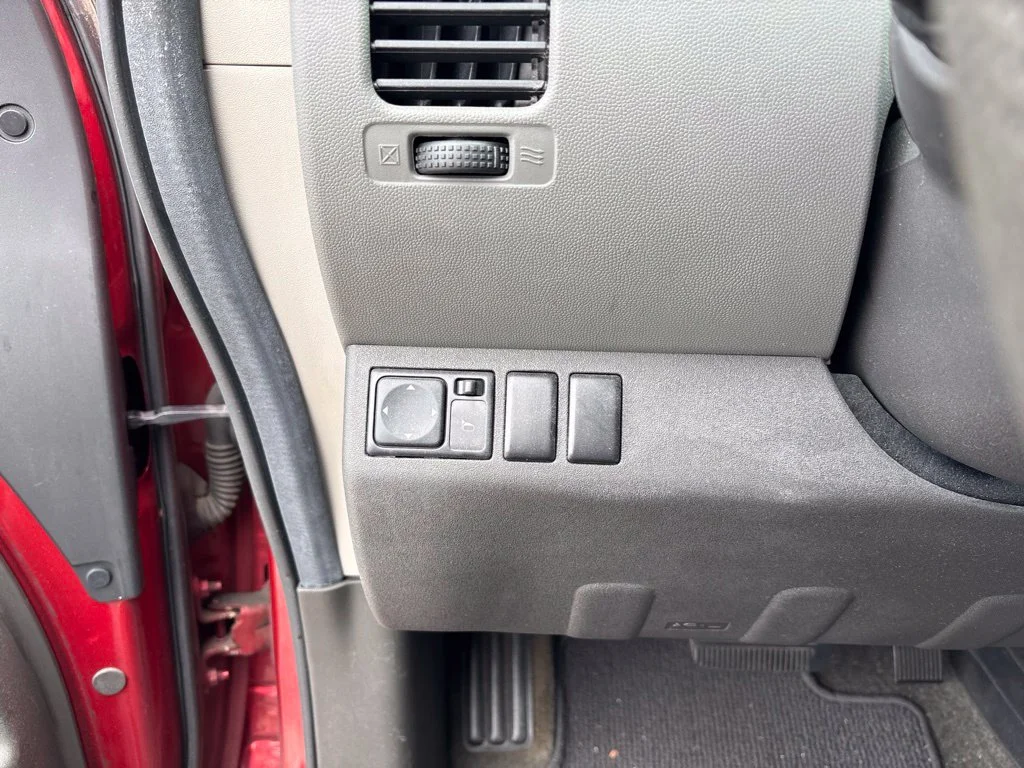Used 2012 Red Nissan S image 12