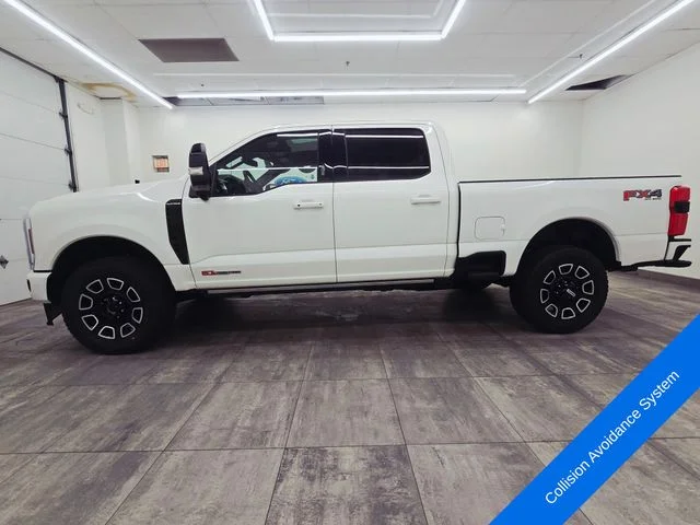 New 2026 Star White Metallic Tri-Coat Ford F-250® Platinum® image 2