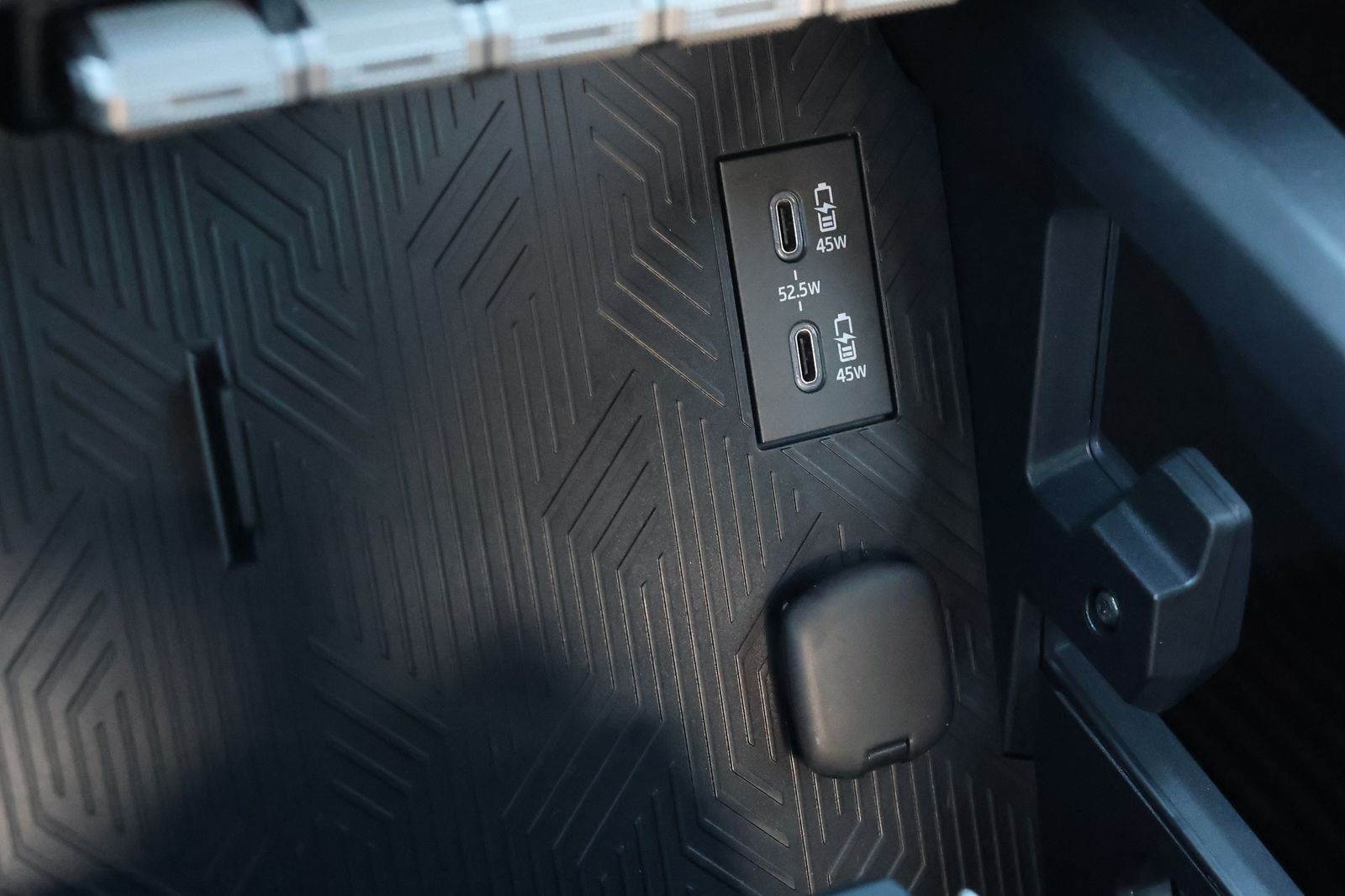 2025 Toyota Tacoma SR5 - Photo 21