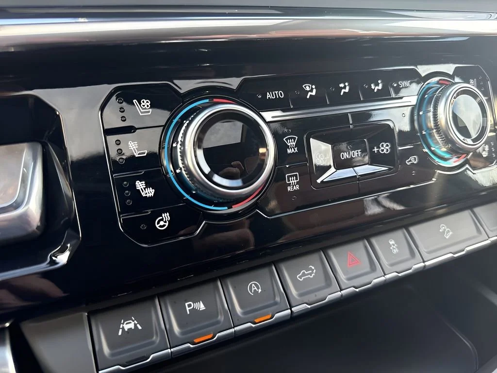 New 2026 Glacier White Tricoat GMC Denali Ultimate image 29