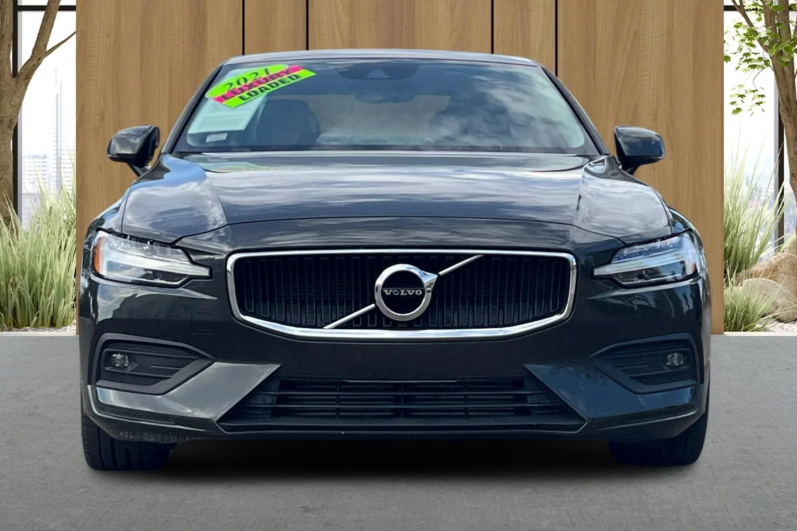 Used 2021 Gray Volvo Momentum image 9