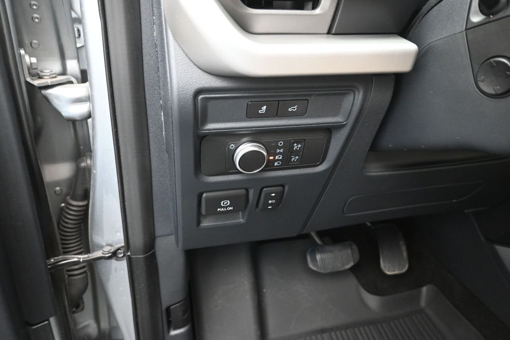 Used 2022 Silver Ford XLT image 13